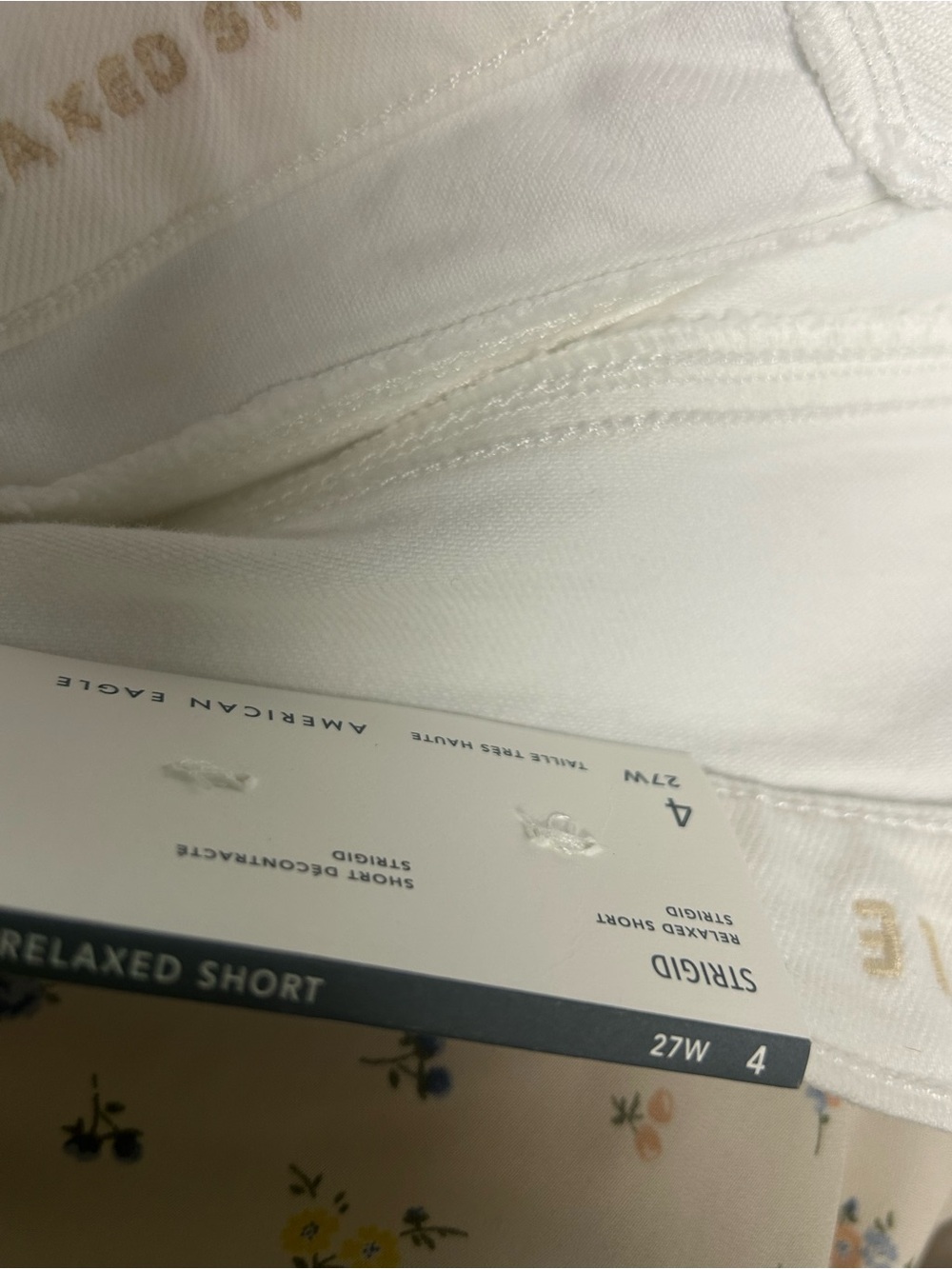 NWT AE White Strigid Relaxed Women's Shorts - Picture 10 of 10